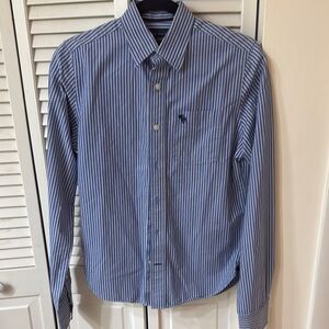Light Blue Casual Button Down Shirt with Pinstripe Pattern and Slim Fit